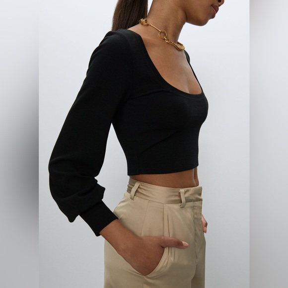 Aritzia Babaton Paxton Cuffed Longsleeve Black Low Scoop Neck Cropped Top Blouse - Picture 3 of 15